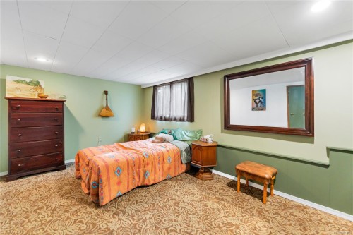 384 Burnside Rd East, Victoria, BC 