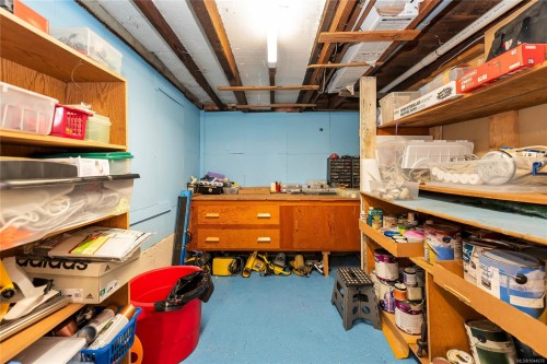 384 Burnside Rd East, Victoria, BC 