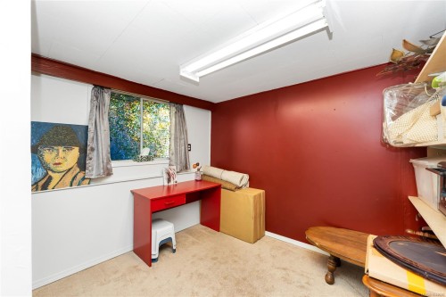 384 Burnside Rd East, Victoria, BC 