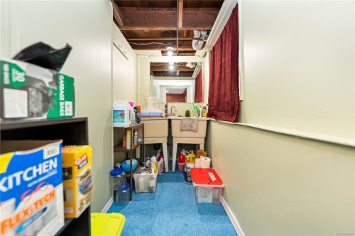 384 Burnside Rd East, Victoria, BC 
