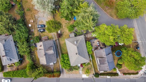 384 Burnside Rd East, Victoria, BC 
