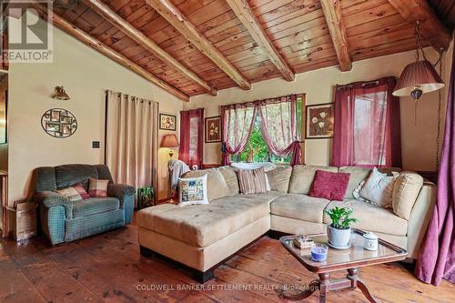 unit 1 - 1092 Rideau Ferry Road, Drummond/North Elmsley, ON - Indoor Photo Showing Living Room