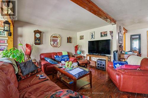 unit 2 - 1092 Rideau Ferry Road, Drummond/North Elmsley, ON - Indoor Photo Showing Living Room
