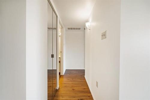 406-85 Swindon Way, Winnipeg, MB - Indoor Photo Showing Other Room