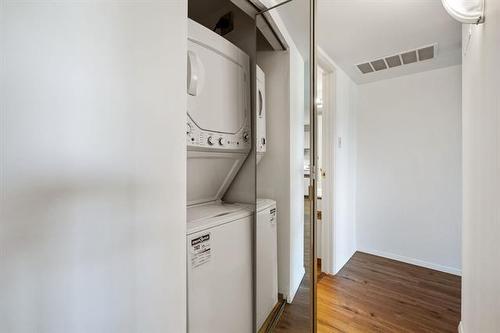 406-85 Swindon Way, Winnipeg, MB - Indoor Photo Showing Laundry Room