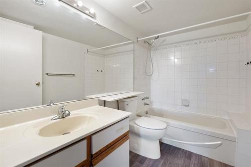 406-85 Swindon Way, Winnipeg, MB - Indoor Photo Showing Bathroom