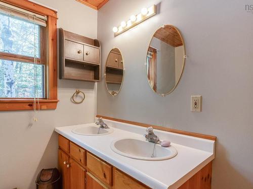 258 Trout Lake Road, West Inglisville, NS - Indoor Photo Showing Bathroom