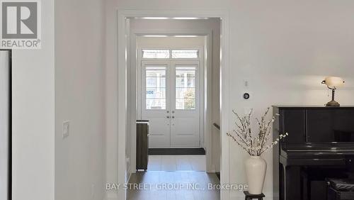 UPPER TWO BEDROOMS  - 97 HALLDORSON AVENUE , Aurora, Ontario L4G 0C5 2