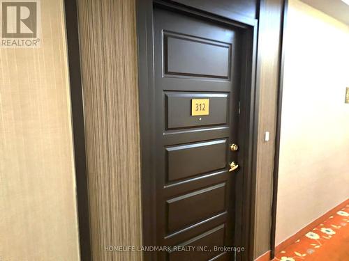 1 Sun Yat Sen Avenue, Markham, ON - Indoor Photo Showing Other Room
