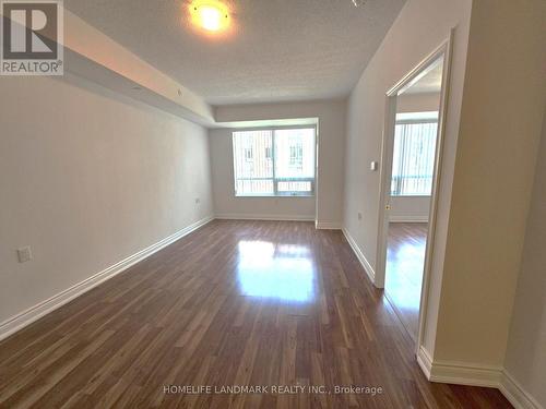 1 Sun Yat Sen Avenue, Markham, ON - Indoor Photo Showing Other Room
