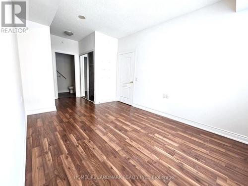 1 Sun Yat Sen Avenue, Markham, ON - Indoor Photo Showing Other Room