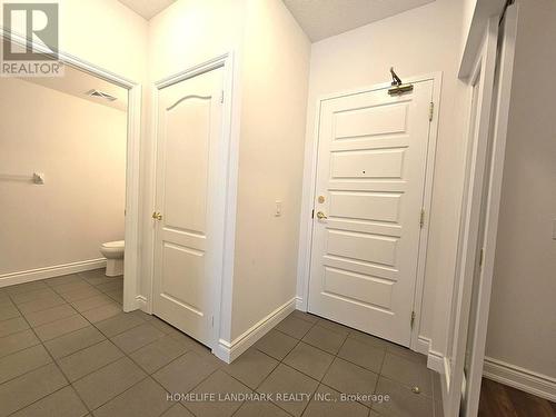1 Sun Yat Sen Avenue, Markham, ON - Indoor