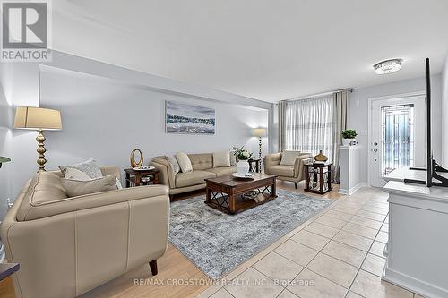41 Russell Hill Drive, Barrie, ON - Indoor Photo Showing Living Room