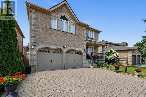41 RUSSELL HILL DRIVE  Barrie, ON L4N 0C2