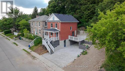 15 Shade Street, Cambridge, ON - Outdoor