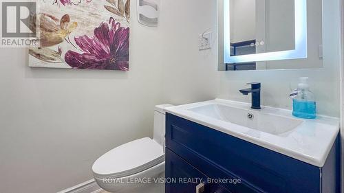15 Shade Street, Cambridge, ON - Indoor Photo Showing Bathroom