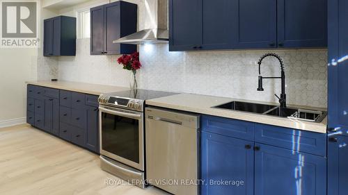15 Shade Street, Cambridge, ON - Indoor Photo Showing Kitchen With Double Sink