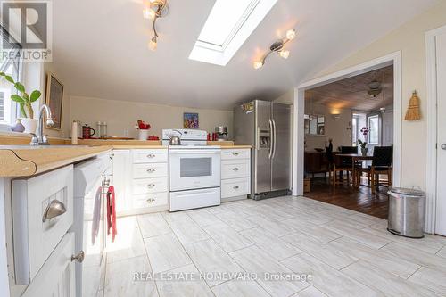 2847 County Rd 10 Road, Prince Edward County, ON - Indoor Photo Showing Other Room