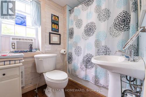 2847 County Rd 10 Road, Prince Edward County, ON - Indoor Photo Showing Bathroom