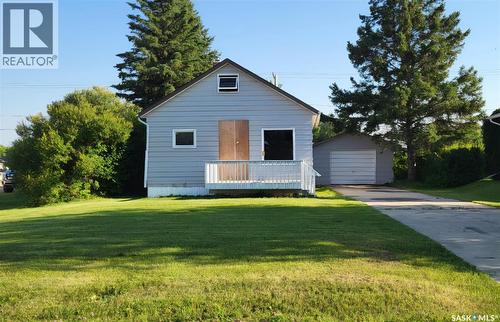 539 Highway Avenue E, Preeceville, SK - Outdoor