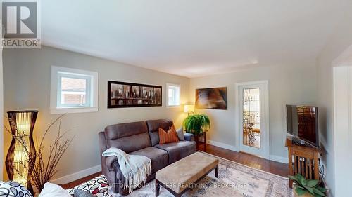great flow of principle rooms - 160 Napier Street, Kingston (Central City East), ON - Indoor Photo Showing Living Room