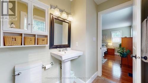 160 Napier Street, Kingston (Central City East), ON - Indoor Photo Showing Bathroom