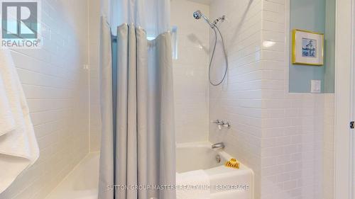 160 Napier Street, Kingston (Central City East), ON - Indoor Photo Showing Bathroom
