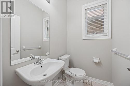 668 Mcgregor Farm Trail, Newmarket, ON - Indoor Photo Showing Bathroom