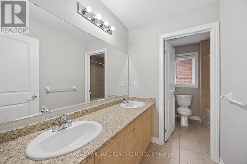 668 Mcgregor Farm Trail, Newmarket, ON - Indoor Photo Showing Bathroom