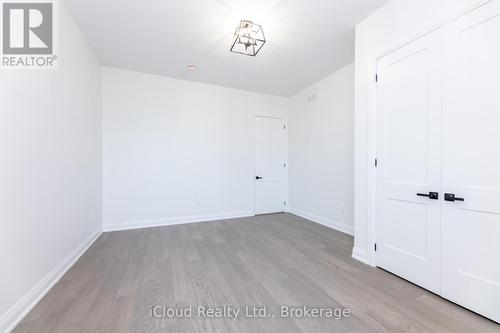 8 Prentis Court, Melancthon, ON - Indoor Photo Showing Other Room
