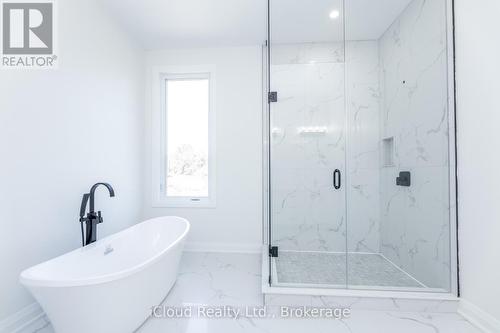 8 Prentis Court, Melancthon, ON - Indoor Photo Showing Bathroom