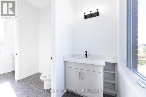 8 Prentis Court, Melancthon, ON - Indoor Photo Showing Other Room