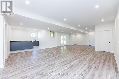8 Prentis Court, Melancthon, ON - Indoor Photo Showing Other Room