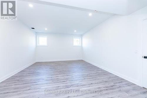 8 Prentis Court, Melancthon, ON - Indoor Photo Showing Other Room