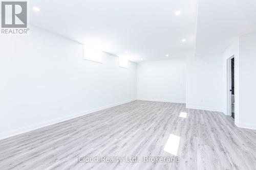 8 Prentis Court, Melancthon, ON - Indoor Photo Showing Other Room