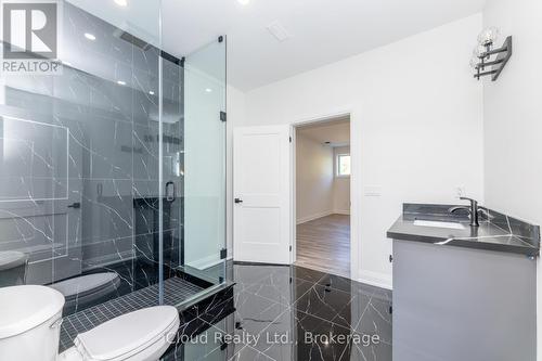 8 Prentis Court, Melancthon, ON - Indoor Photo Showing Bathroom