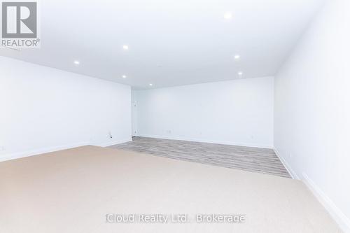 8 Prentis Court, Melancthon, ON - Indoor Photo Showing Other Room