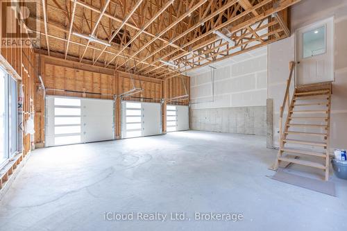 8 Prentis Court, Melancthon, ON - Indoor Photo Showing Garage