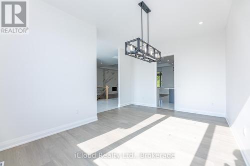 8 Prentis Court, Melancthon, ON -  Photo Showing Other Room