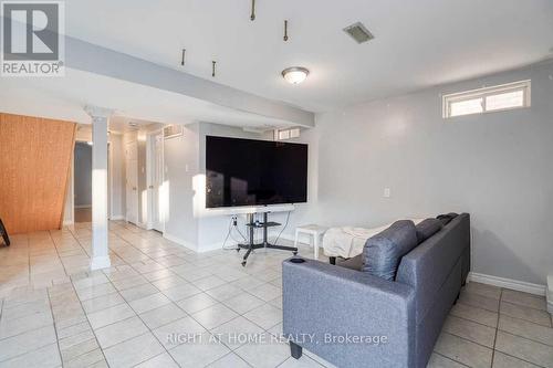 2304 Winlord Place, Oshawa, ON - Indoor