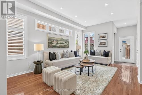 120 Albert Lewis Street, Markham, ON - Indoor Photo Showing Living Room