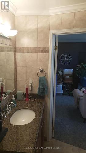 703 - 75 Huxley Street, London South (South E), ON - Indoor Photo Showing Bathroom