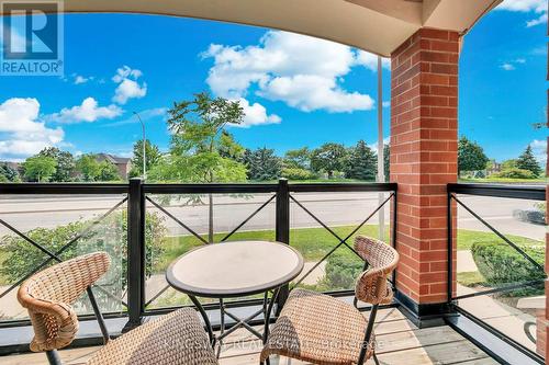 6 - 2557 Sixth Line W, Oakville, ON - Outdoor With Exterior