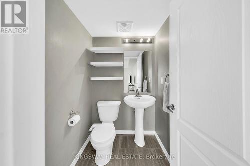 6 - 2557 Sixth Line W, Oakville, ON - Indoor Photo Showing Bathroom