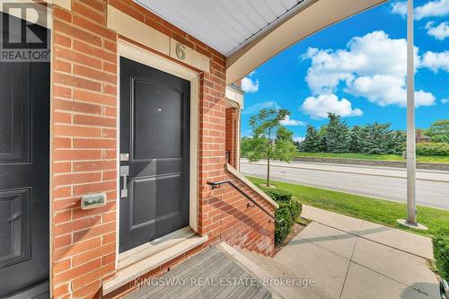 6 - 2557 Sixth Line W, Oakville, ON - Outdoor With Exterior