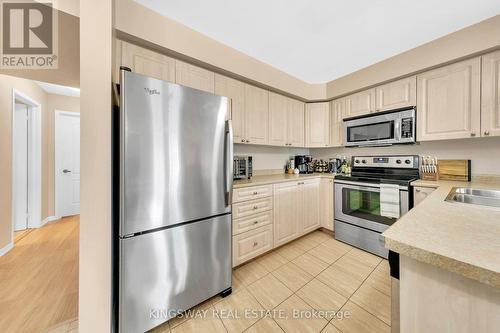 6 - 2557 Sixth Line W, Oakville, ON - Indoor Photo Showing Kitchen With Double Sink