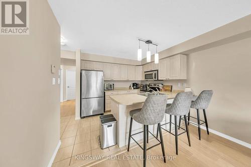 6 - 2557 Sixth Line W, Oakville, ON - Indoor Photo Showing Other Room