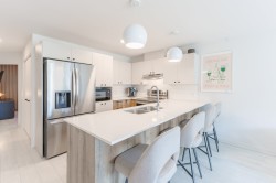 2-5805 Rue de Champagnier Brossard, QC J4Z 0T4
