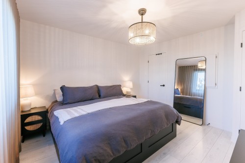 Master Bedroom - 2-5805 Rue De Champagnier, Brossard, QC - Indoor Photo Showing Bedroom