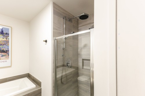 Bathroom - 2-5805 Rue De Champagnier, Brossard, QC - Indoor Photo Showing Bathroom
